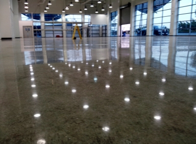 Beton Parlatma Nedir?, Beton Parlatma uygulaması, beton zeminlerin metal ve reçine elmaslarla silinmesi yöntemiyle parlatılmasıdır. Beton Parlatma uygulaması ...